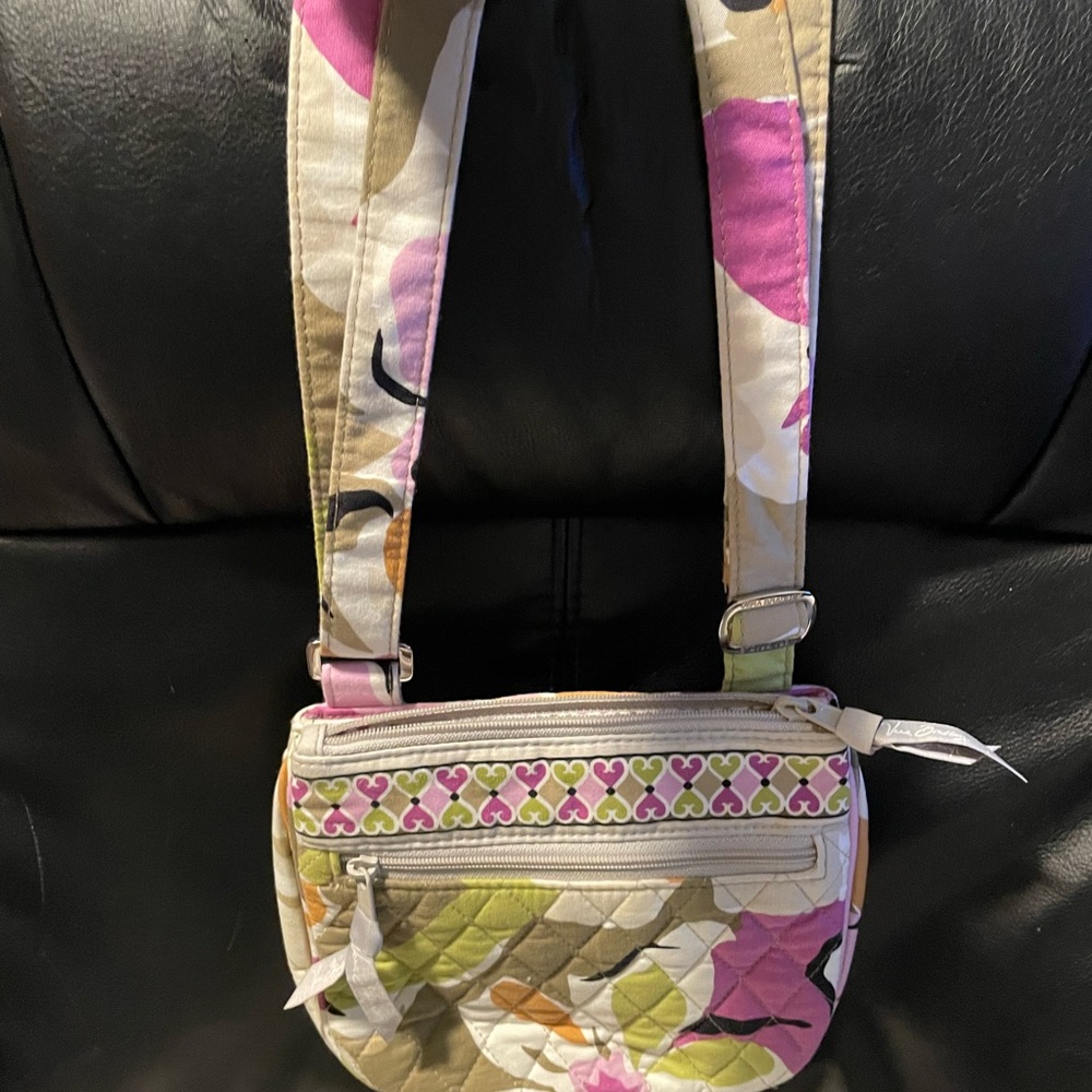 Vera Bradley purse in excellent condition.